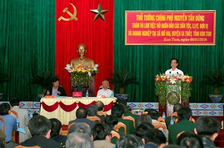 Thủ tướng Nguyễn Tấn Dũng thăm tỉnh Kon Tum, Gia Lai  - ảnh 1